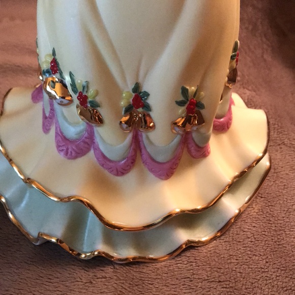 🎄Lenox 24kt. Gold Decorated Figurine - Holly 2009 - Picture 4 of 12